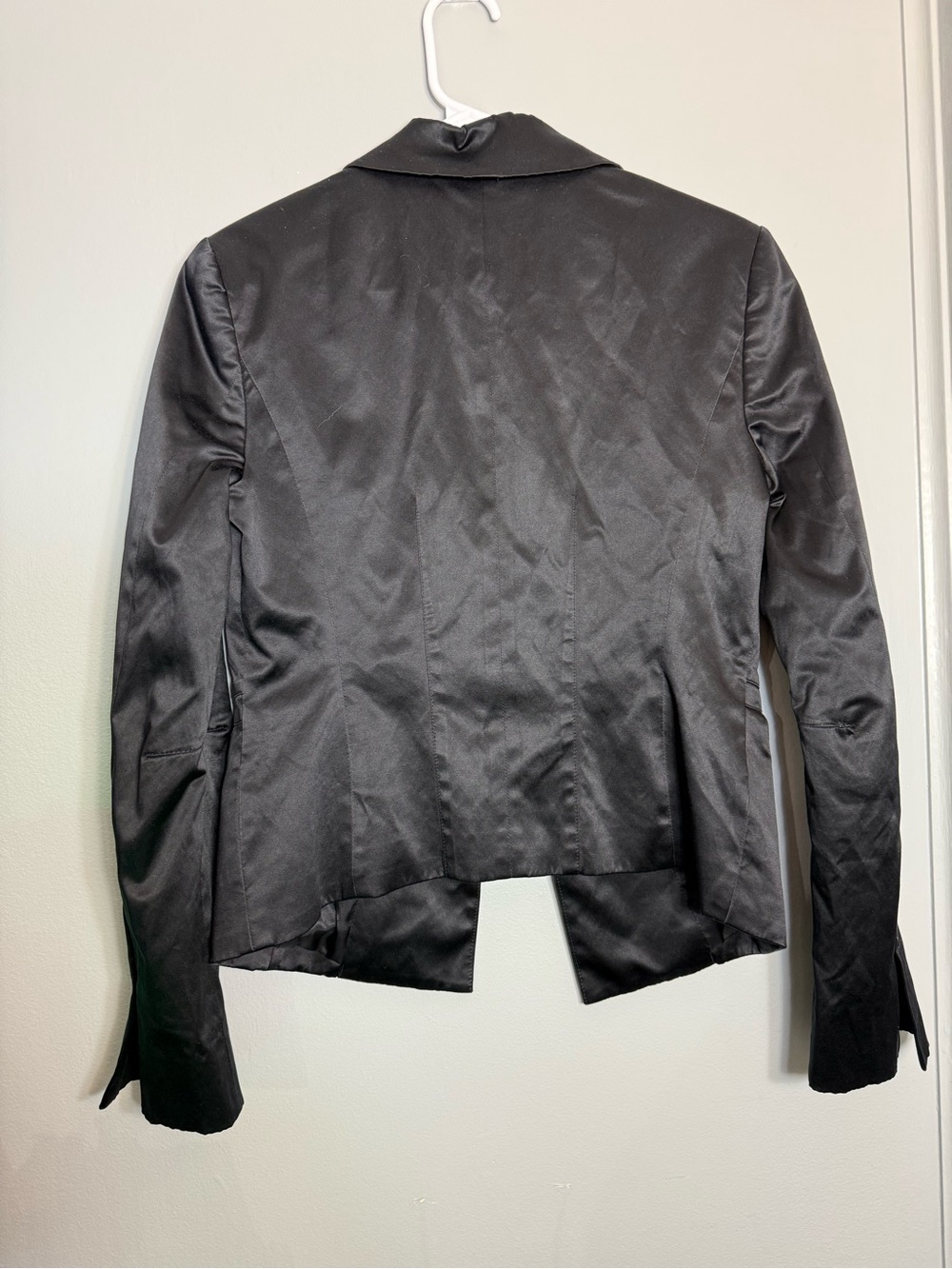 45. BCBGMaxAzria Black Satin Single-Button Blazer - Picture 5 of 7